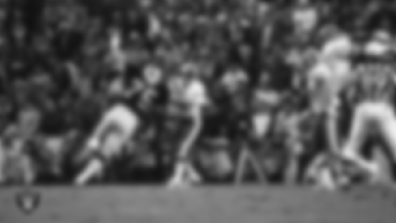 Los Angeles Raiders defensive end/defensive tackle Howie Long (75) during Super Bowl XVIII against the Washington Redskins at Tampa Stadium, Sunday, January 22, 1984, in Tampa, Fla.