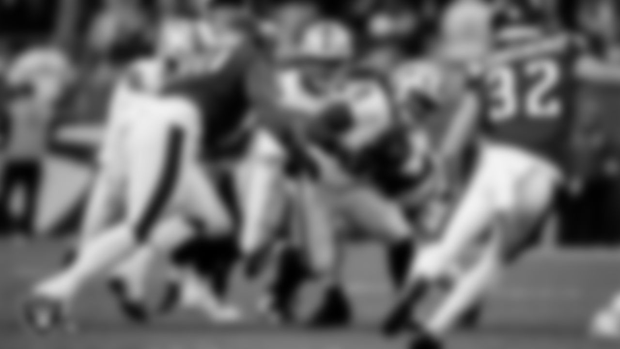 Las Vegas Raiders running back Ashton Jeanty (2) during the regular season away game against the Philadelphia Eagles at Lincoln Financial Field.