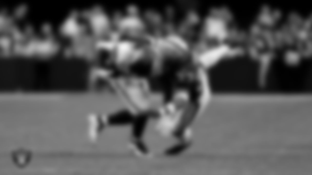 Las Vegas Raiders linebacker Jamal Adams (33) during the regular season home game against the Denver Broncos at Allegiant Stadium.