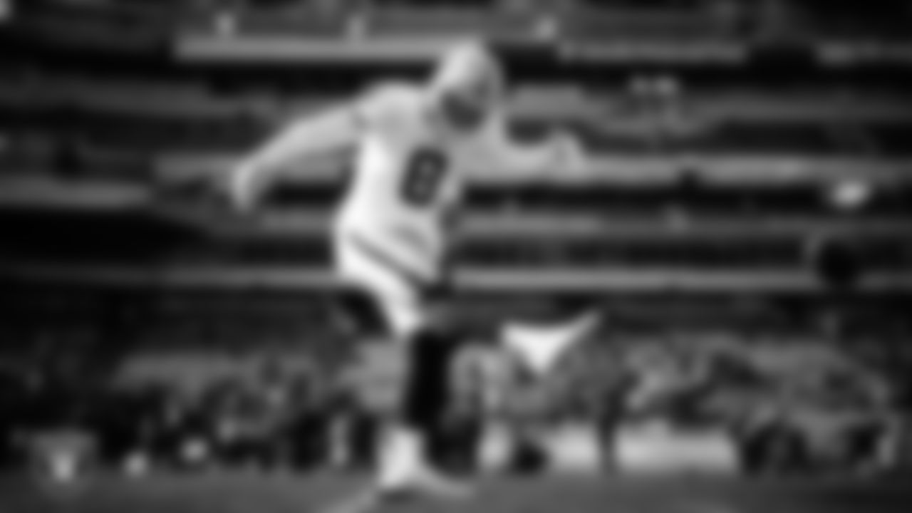 Las Vegas Raiders kicker Daniel Carlson (8) warming up before the regular season away game against the Philadelphia Eagles at Lincoln Financial Field.