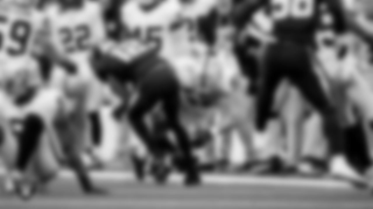 Las Vegas Raiders linebacker Cody Lindenberg (55) during the regular season away game against the Los Angeles Chargers at SoFi Stadium.