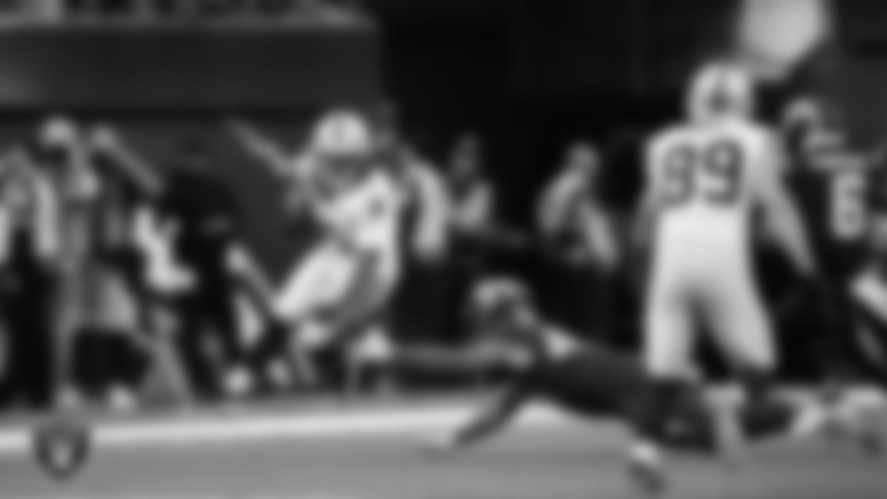 Las Vegas Raiders running back Ashton Jeanty (2) runs after making a catch during the regular season away game against the Los Angeles Chargers at SoFi Stadium.