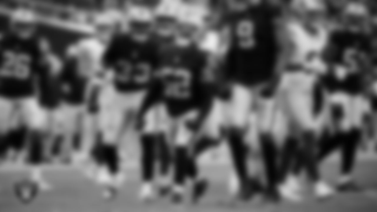 Las Vegas Raiders linebacker Elandon Roberts (52) celebrates after making a tackle during the preseason home game against the San Francisco 49ers at Allegiant Stadium.