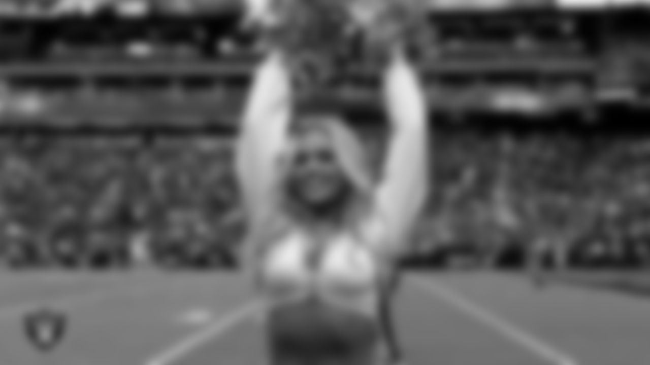 Raiderette Devyn on the sidelines during the regular season home game against the Chicago Bears at Allegiant Stadium.