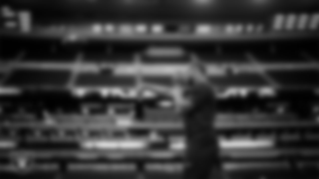 Las Vegas Raiders quarterback Geno Smith (7) warming up before the regular season home game against the Cleveland Browns at Allegiant Stadium.