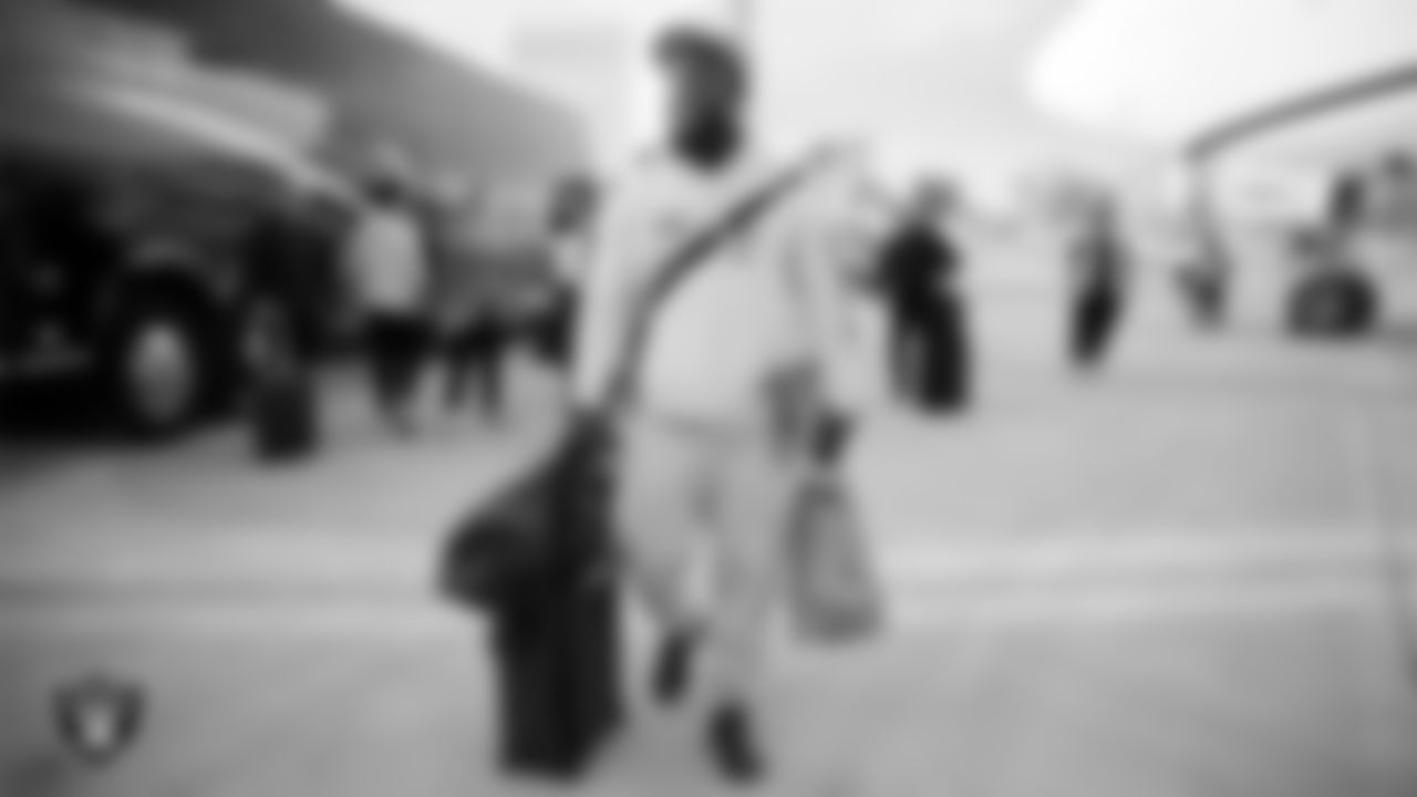 Las Vegas Raiders linebacker Devin White (45) departs for the regular season away game against the Houston Texans.