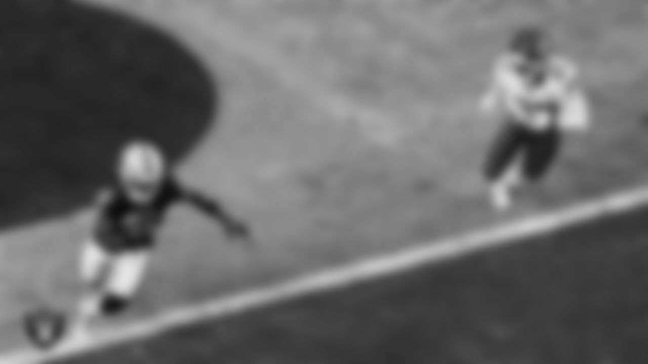 Las Vegas Raiders running back Ashton Jeanty (2) runs after making a catch during the regular season home game against the Kansas City Chiefs at Allegiant Stadium.