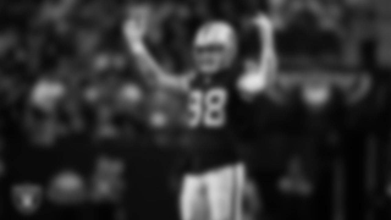 Las Vegas Raiders defensive end Maxx Crosby (98) pumps up the crowd during the regular season home game against the Cleveland Browns at Allegiant Stadium.