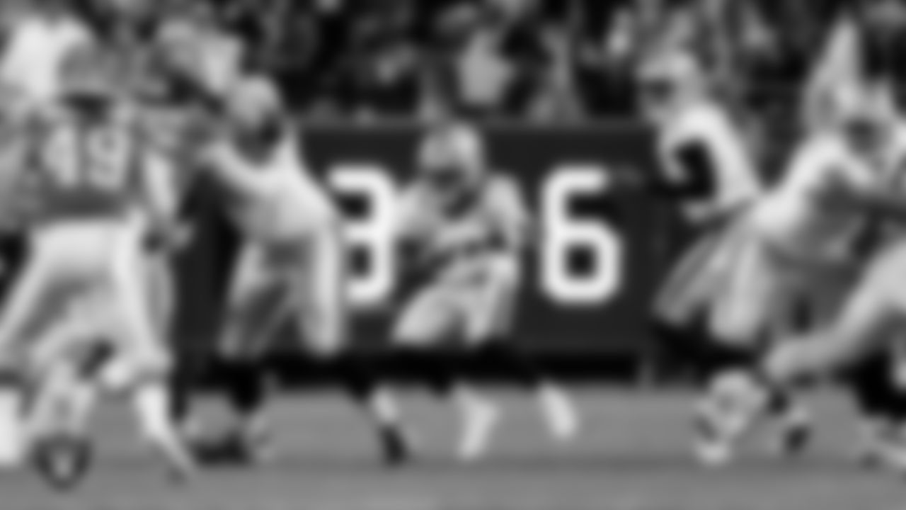 Las Vegas Raiders running back Ashton Jeanty (2) during the regular season away game against the Denver Broncos at Empower Field at Mile High.