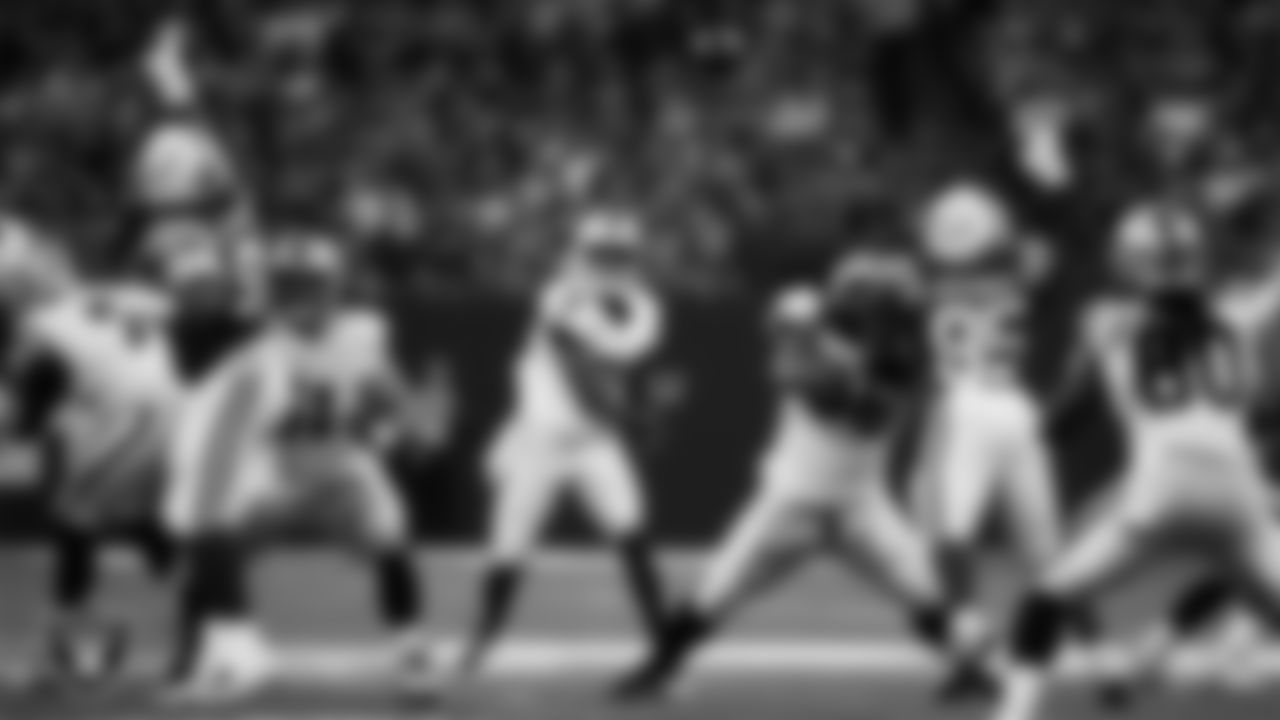 Las Vegas Raiders quarterback Geno Smith (7) passes during the regular season away game against the Indianapolis Colts at Lucas Oil Stadium.