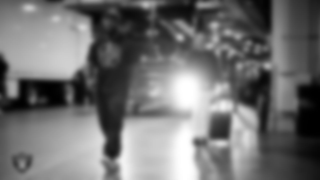 Las Vegas Raiders linebacker Devin White (45) arrives to the regular season away game against the Denver Broncos at Empower Field at Mile High.