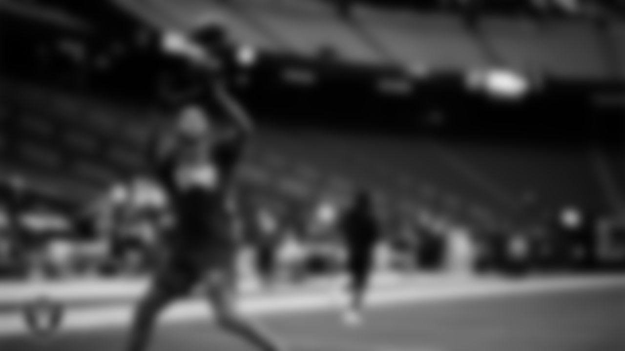 Las Vegas Raiders wide receiver Marquez Callaway (15) warming up before the preseason home game against the San Francisco 49ers at Allegiant Stadium.