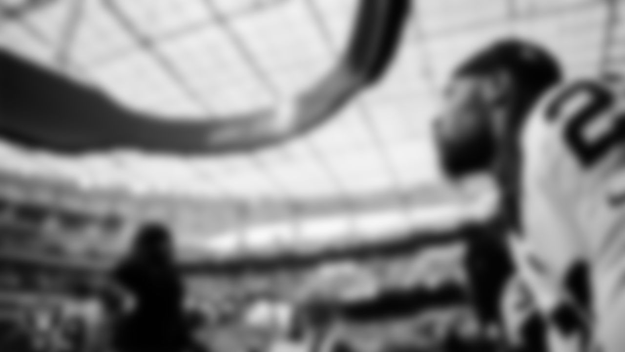 Las Vegas Raiders cornerback Eric Stokes (22) on the bench before the regular season away game against the Los Angeles Chargers at SoFi Stadium.