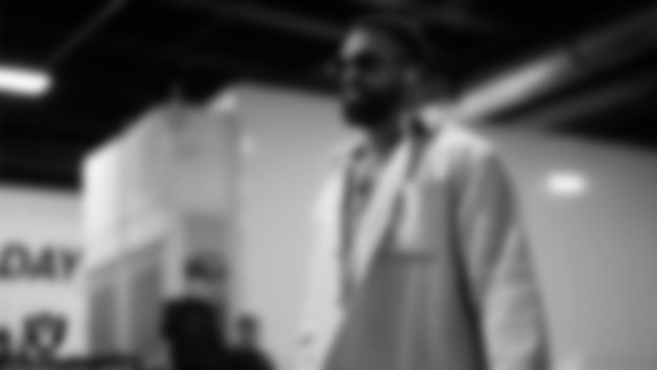 Las Vegas Raiders running back Raheem Mostert (31) arrives to the regular season away game against the Denver Broncos at Empower Field at Mile High.