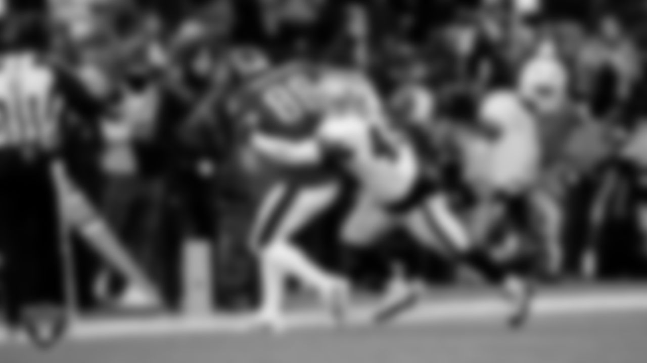 Las Vegas Raiders linebacker Devin White (45) during the regular season away game against the Philadelphia Eagles at Lincoln Financial Field.