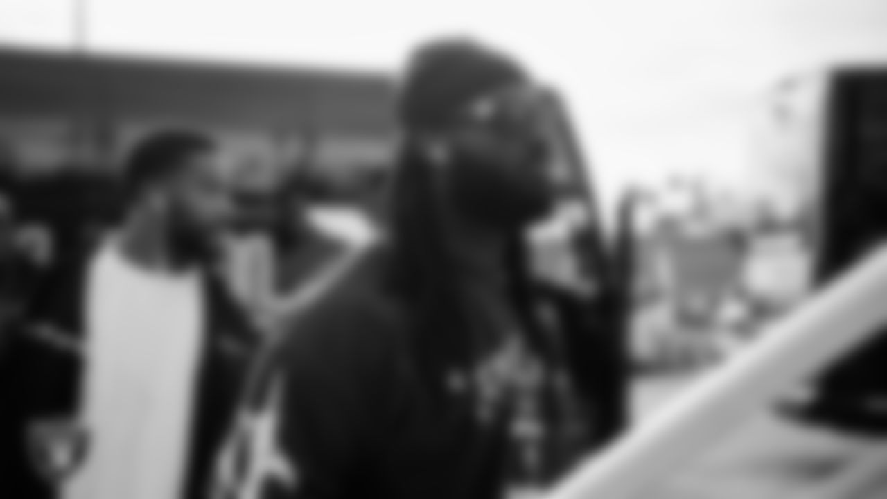 Las Vegas Raiders tight end Ian Thomas (80) departs for the regular season away game against the Denver Broncos.