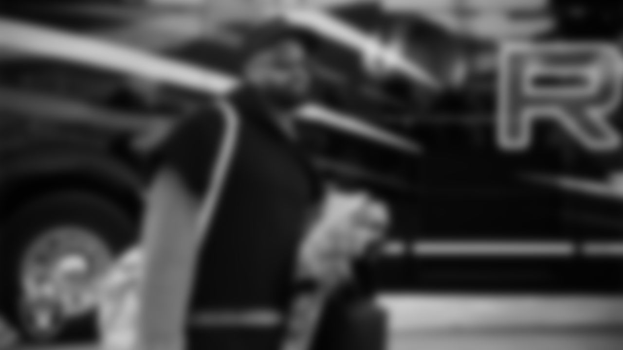 Las Vegas Raiders linebacker Jamal Adams (33) departs for the regular season away game against the Houston Texans.