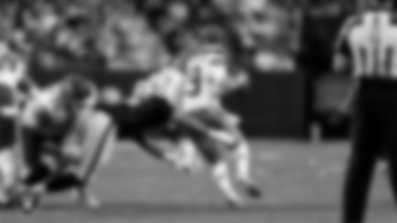 Las Vegas Raiders defensive tackle Jonah Laulu (96) during the regular season home game against the Kansas City Chiefs at Allegiant Stadium.