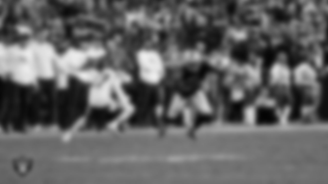 Las Vegas Raiders running back Zamir White (3) during the regular season home game against the Kansas City Chiefs at Allegiant Stadium.