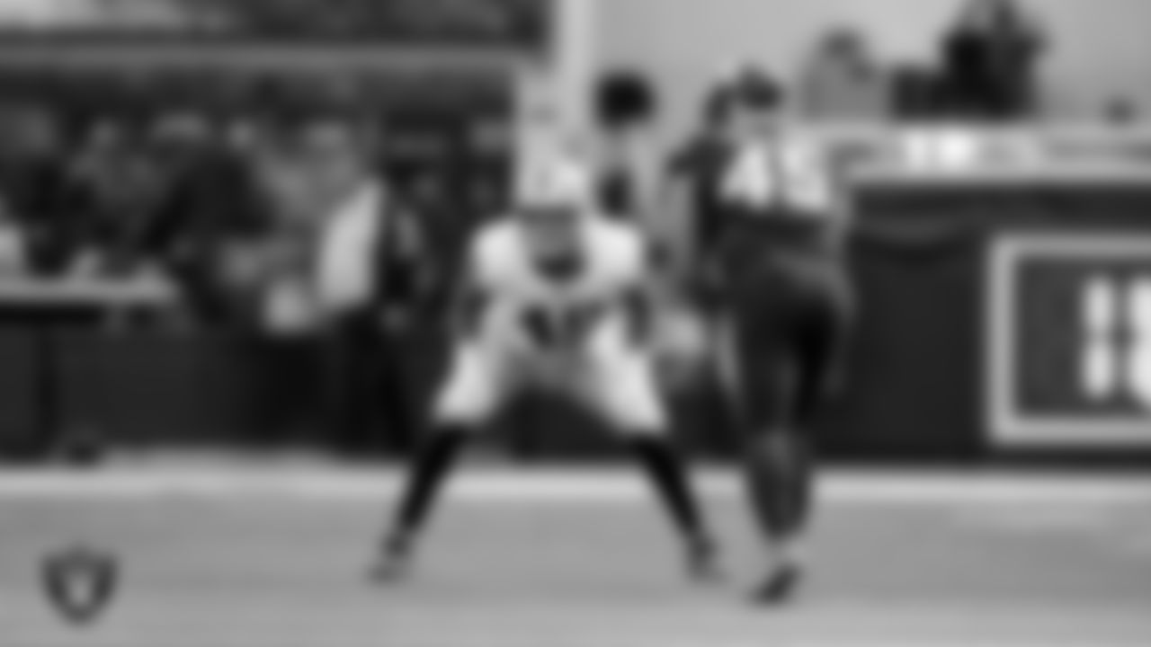 Las Vegas Raiders defensive end Charles Snowden (49) during the regular season away game against the Los Angeles Chargers at SoFi Stadium.