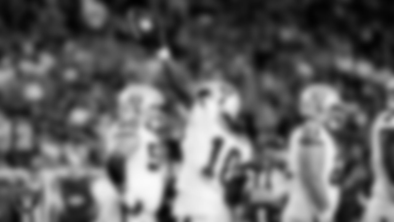 Las Vegas Raiders wide receiver Dont'e Thornton Jr. (10) celebrates after making a 17-yard touchdown catch during the preseason away game against the Arizona Cardinals at State Farm Stadium.