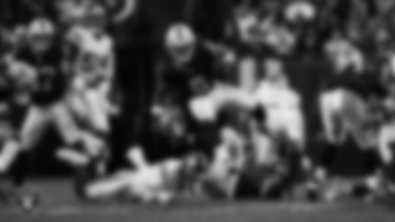 Las Vegas Raiders running back Ashton Jeanty (2) rushes during the regular season home game against the New York Giants at Allegiant Stadium.