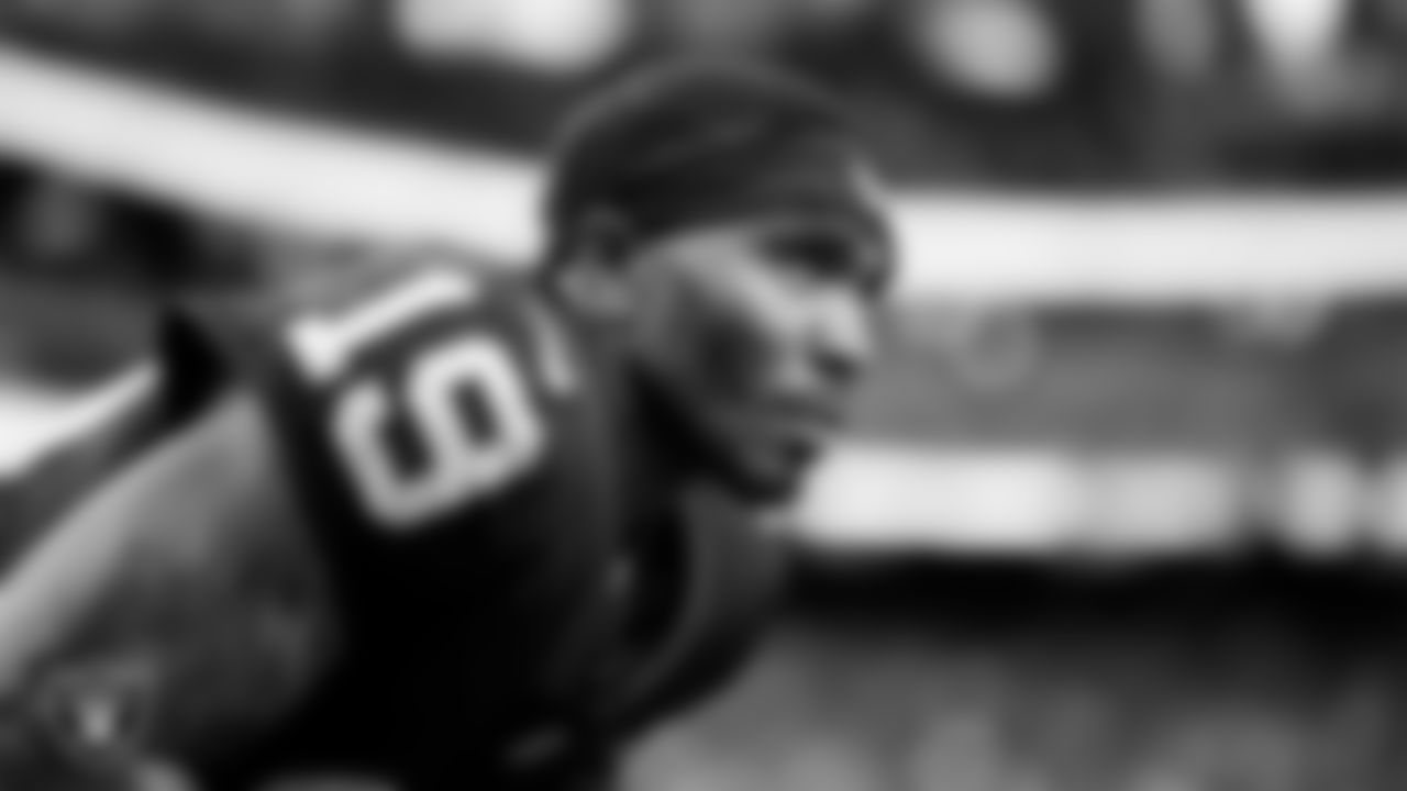 Las Vegas Raiders wide receiver DJ Turner (19) warming up before the regular season home game against the Denver Broncos at Allegiant Stadium.