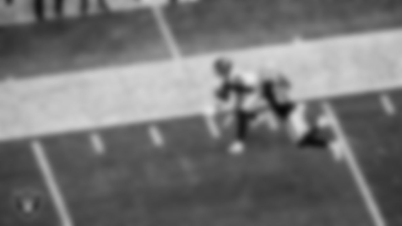 Las Vegas Raiders cornerback Darien Porter (26) during the regular season home game against the Denver Broncos at Allegiant Stadium.