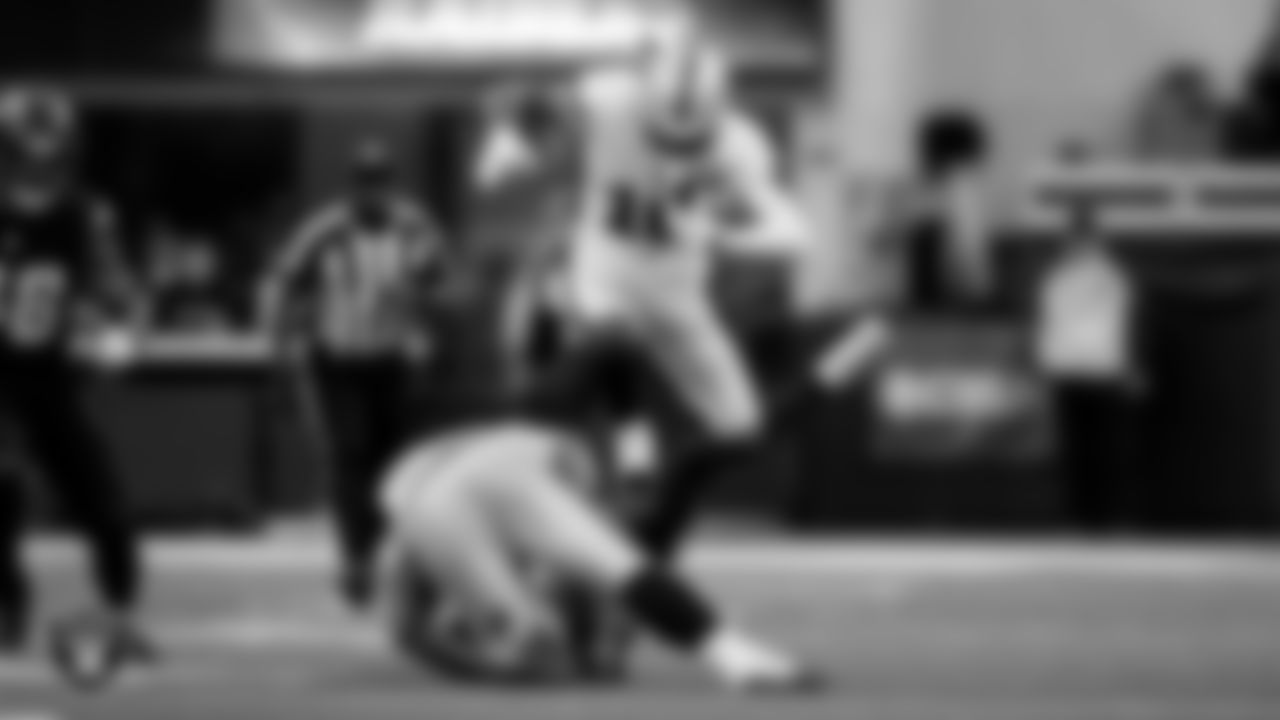 Las Vegas Raiders wide receiver Dont'e Thornton Jr. (10) during the regular season away game against the Los Angeles Chargers at SoFi Stadium.