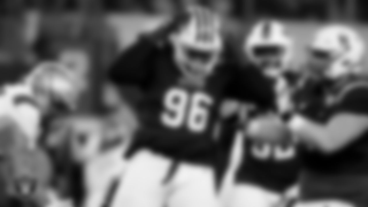 DT Tonka Hemingway
Fourth Round (135th Pick Overall)
South Carolina