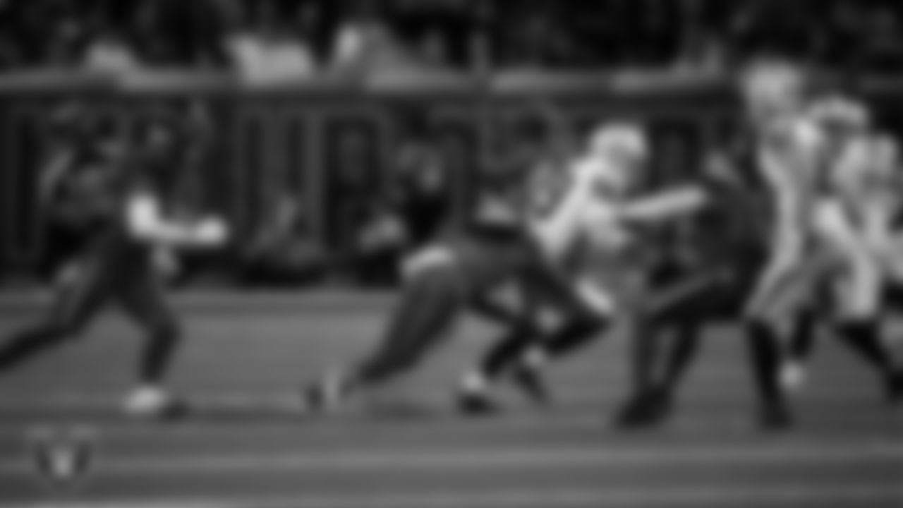 Las Vegas Raiders tight end Brock Bowers (89) runs after making a catch during the regular season away game against the Houston Texans at NRG Stadium.