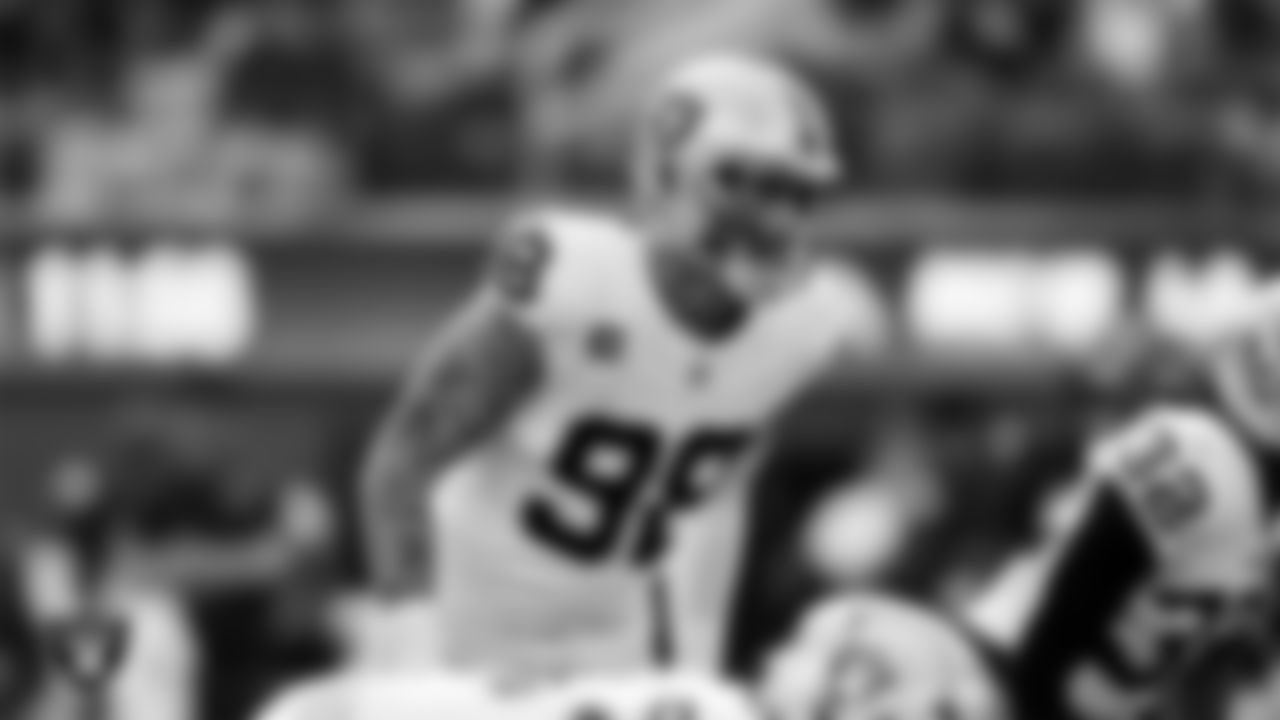 Las Vegas Raiders defensive end Maxx Crosby (98) during the regular season away game against the Los Angeles Chargers at SoFi Stadium.