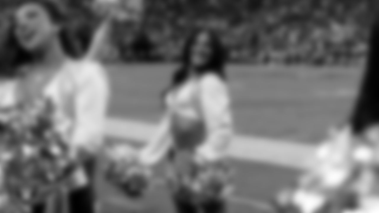 Raiderette Amanda on the sidelines during the regular season home game against the Chicago Bears at Allegiant Stadium.