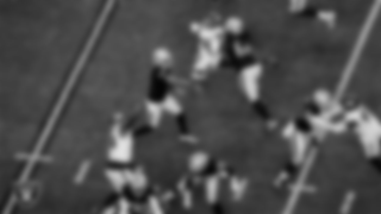Las Vegas Raiders quarterback Geno Smith (7) during the regular season home game against the Denver Broncos at Allegiant Stadium.