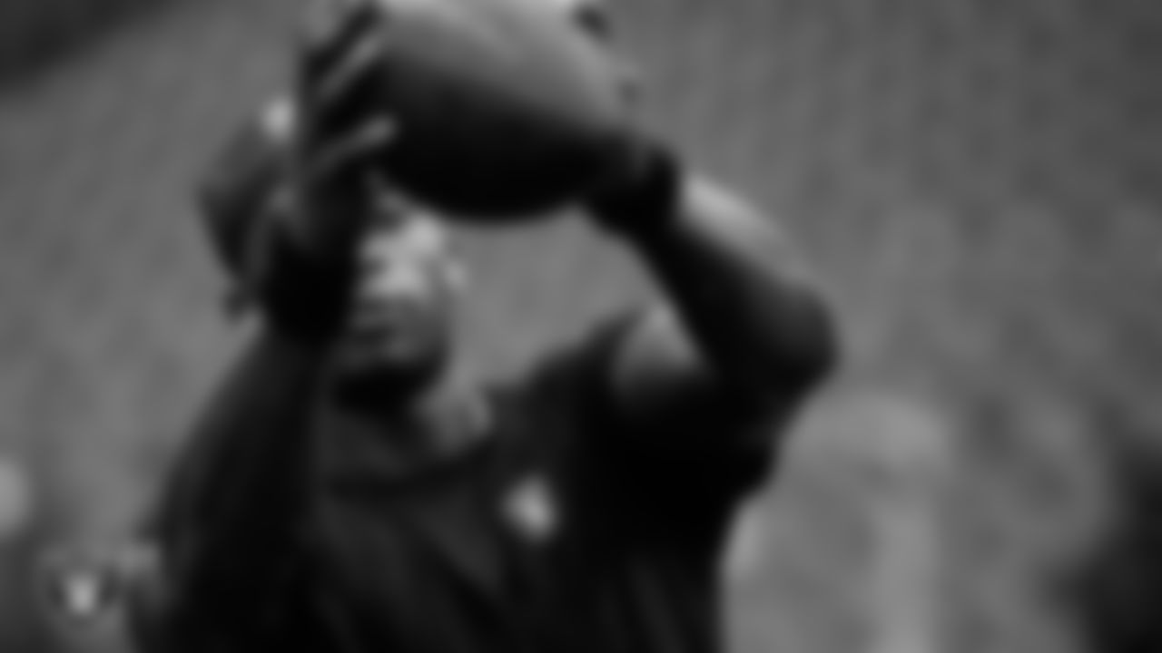 Las Vegas Raiders wide receiver Justin Shorter (88) warming up before the regular season away game against the New England Patriots at Gillette Stadium.