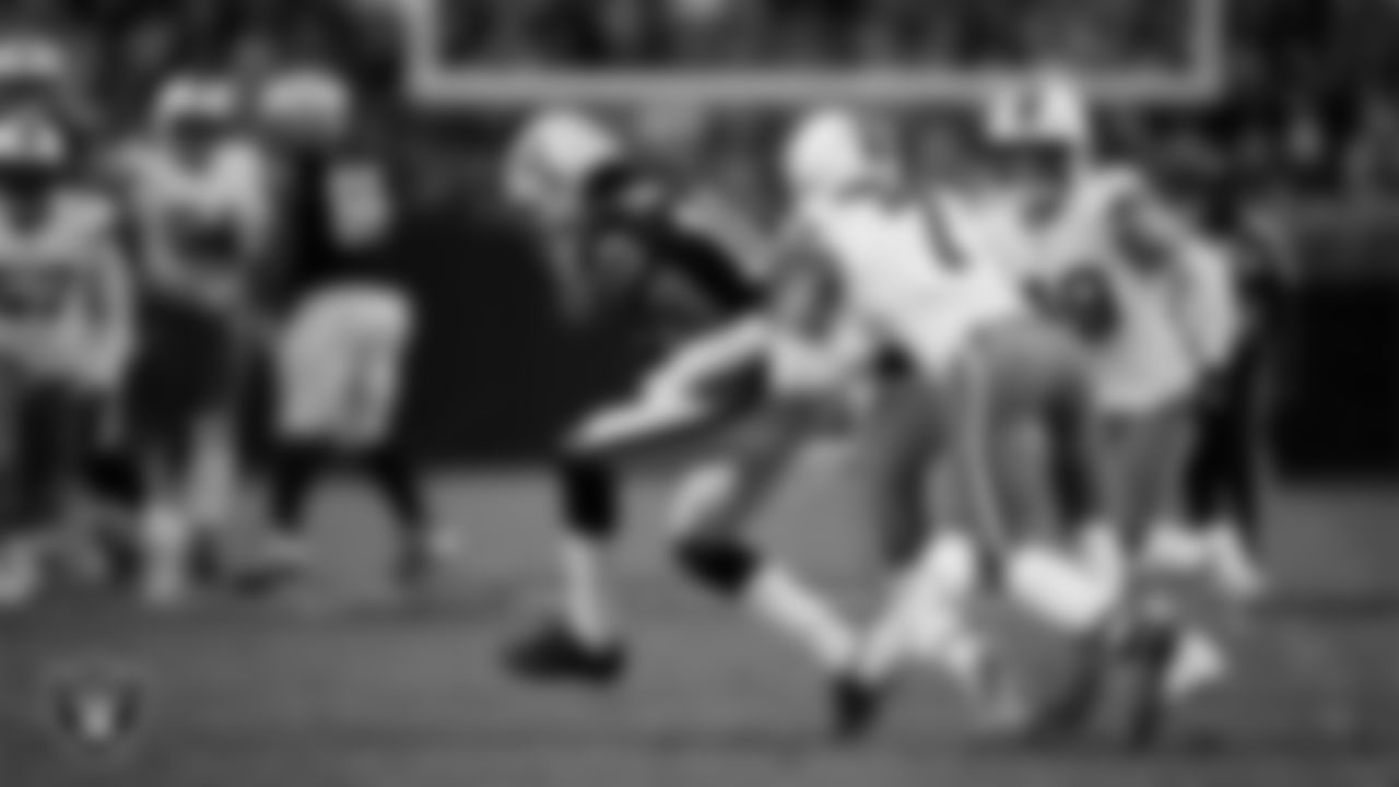 Las Vegas Raiders wide receiver Dont'e Thornton Jr. (10) runs after making a catch during the regular season home game against the Cleveland Browns at Allegiant Stadium.