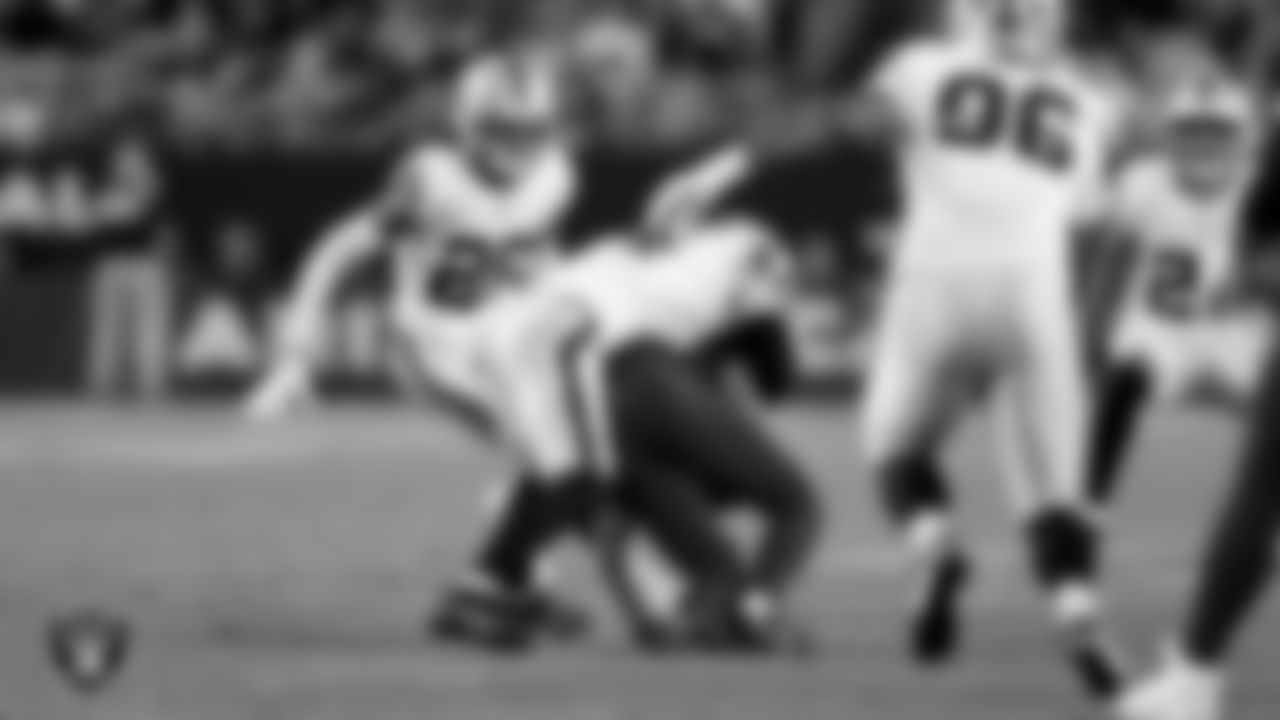 Las Vegas Raiders linebacker Tommy Eichenberg (44) during the preseason away game against the Arizona Cardinals at State Farm Stadium.