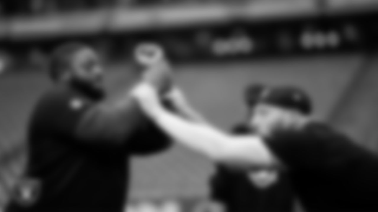 Las Vegas Raiders defensive end Maxx Crosby (98) warming up before the regular season away game against the Houston Texans at NRG Stadium.
