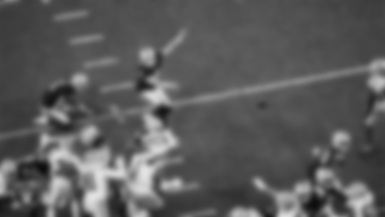 Las Vegas Raiders kicker Daniel Carlson (8) kicks a 35-yard field goal during the regular season home game against the Dallas Cowboys at Allegiant Stadium.