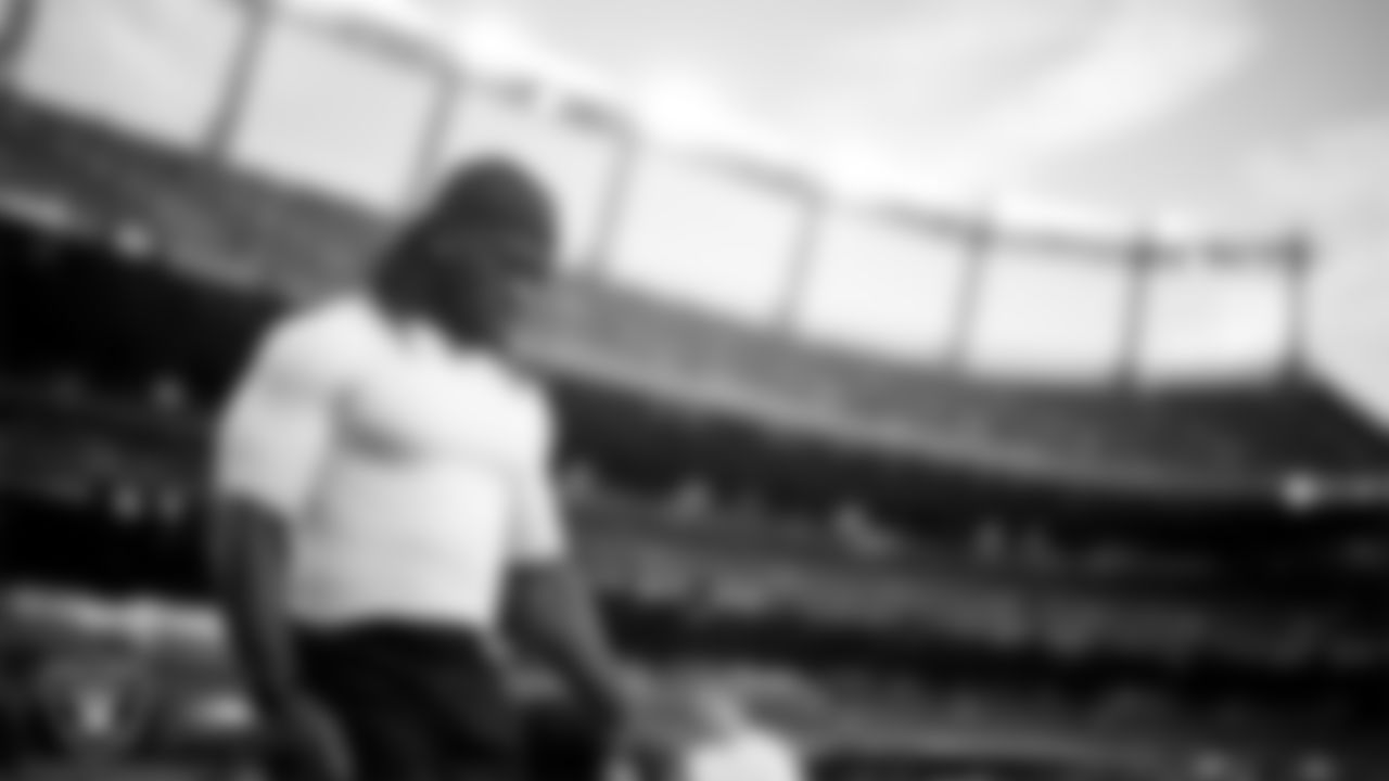 Las Vegas Raiders running back Ashton Jeanty (2) warming up before the regular season away game against the Denver Broncos at Empower Field at Mile High.