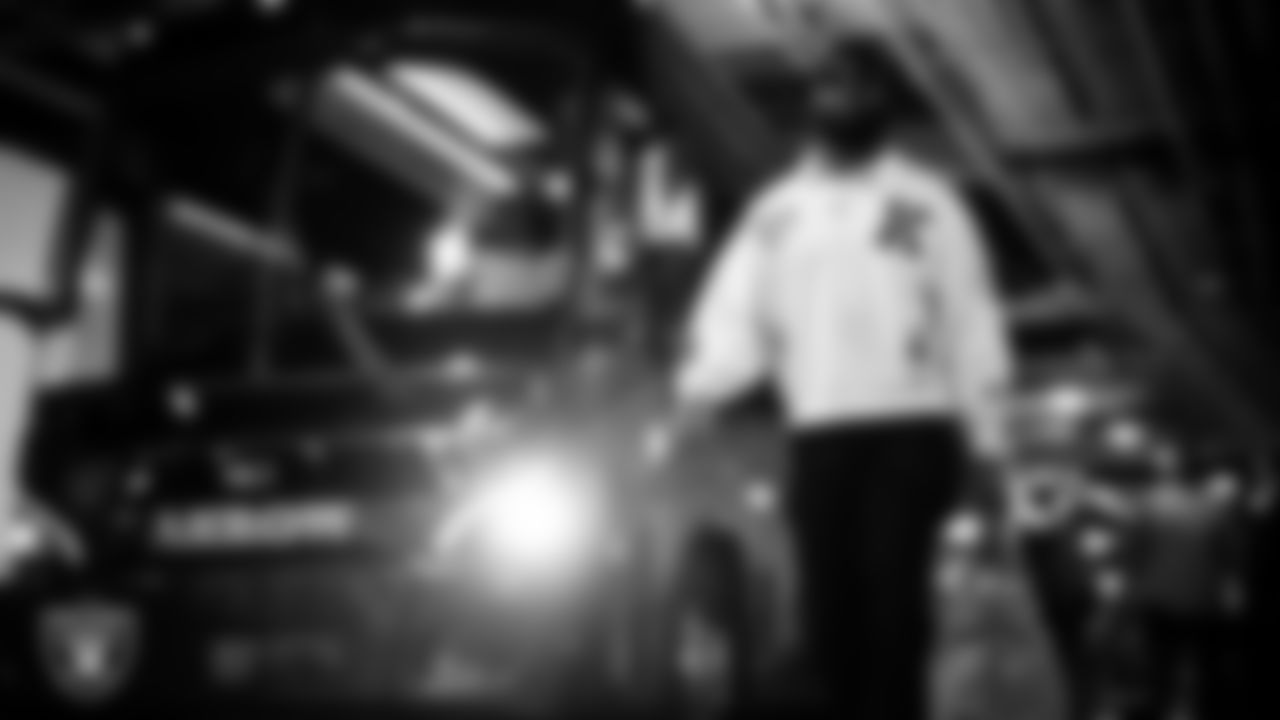 Las Vegas Raiders tight end Ian Thomas (80) arrives to the regular season away game against the Denver Broncos at Empower Field at Mile High.