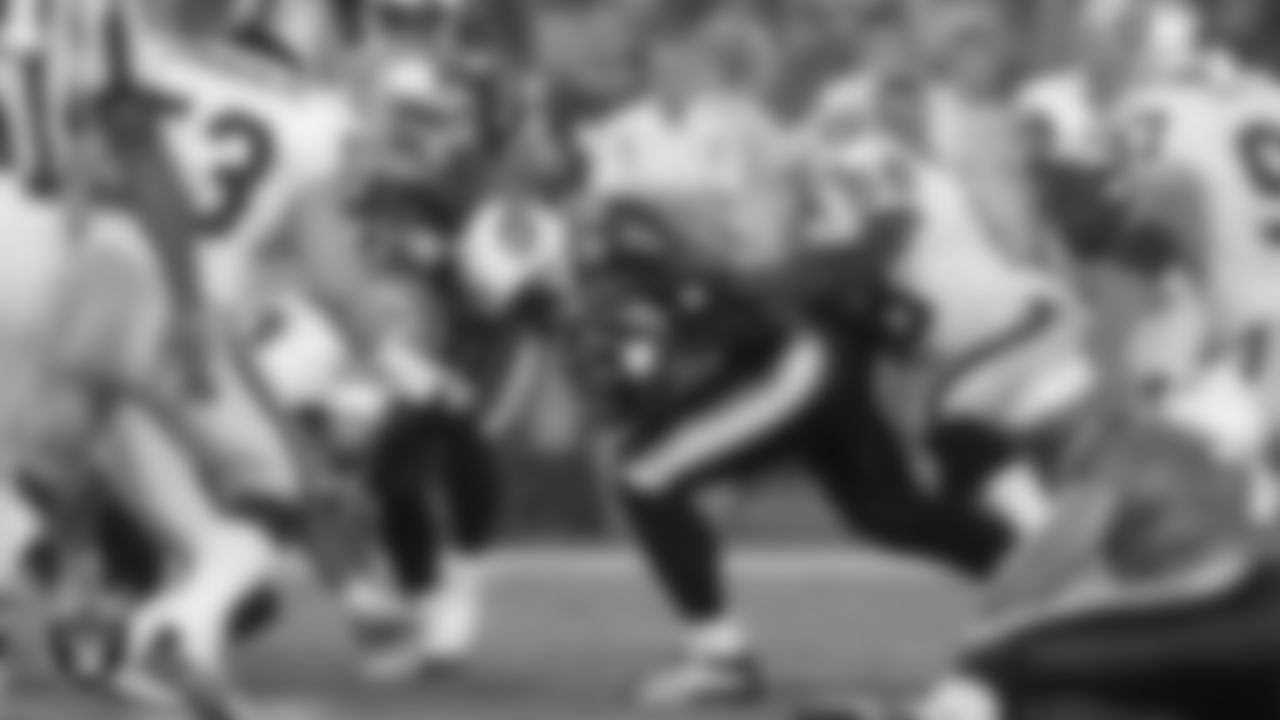 Oakland Raiders linebacker Napoleon Harris (58) during the regular season away game against the Tennessee Titans at The Coliseum, Sunday, September 7, 2003, in Nashville, Tenn.