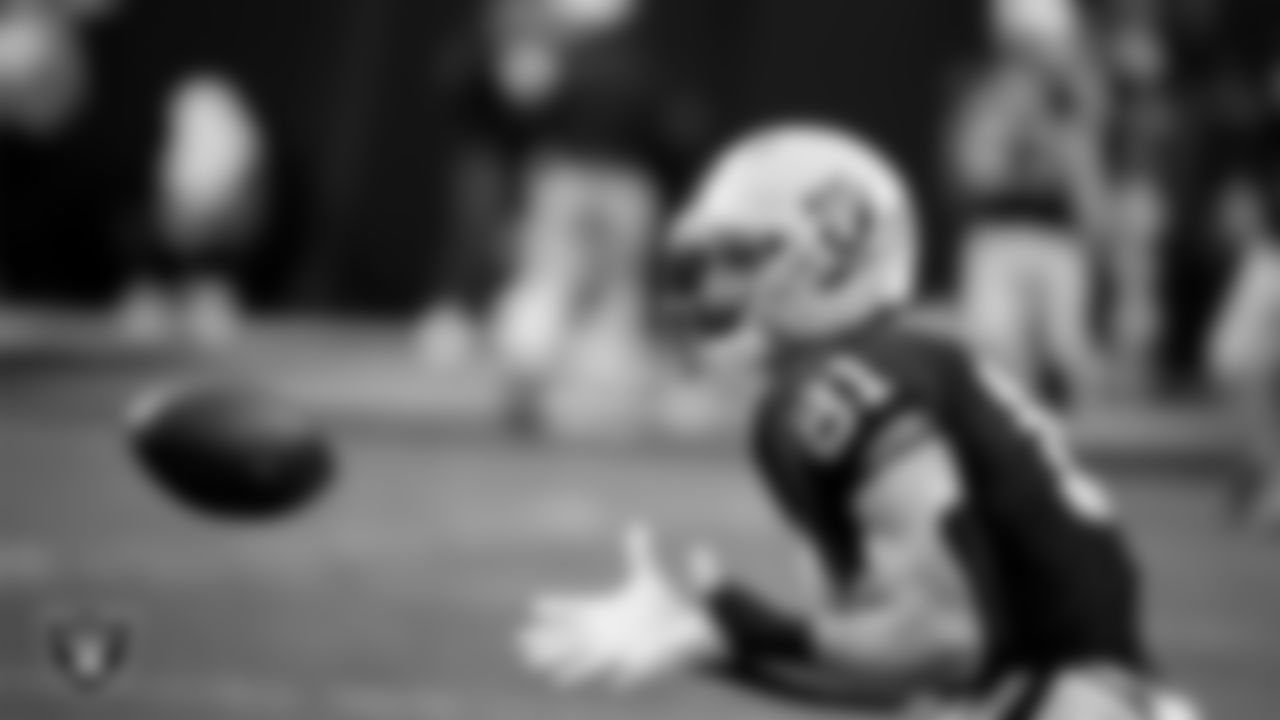 Las Vegas Raiders wide receiver Alex Bachman (81) warming up before the regular season home game against the Kansas City Chiefs at Allegiant Stadium.
