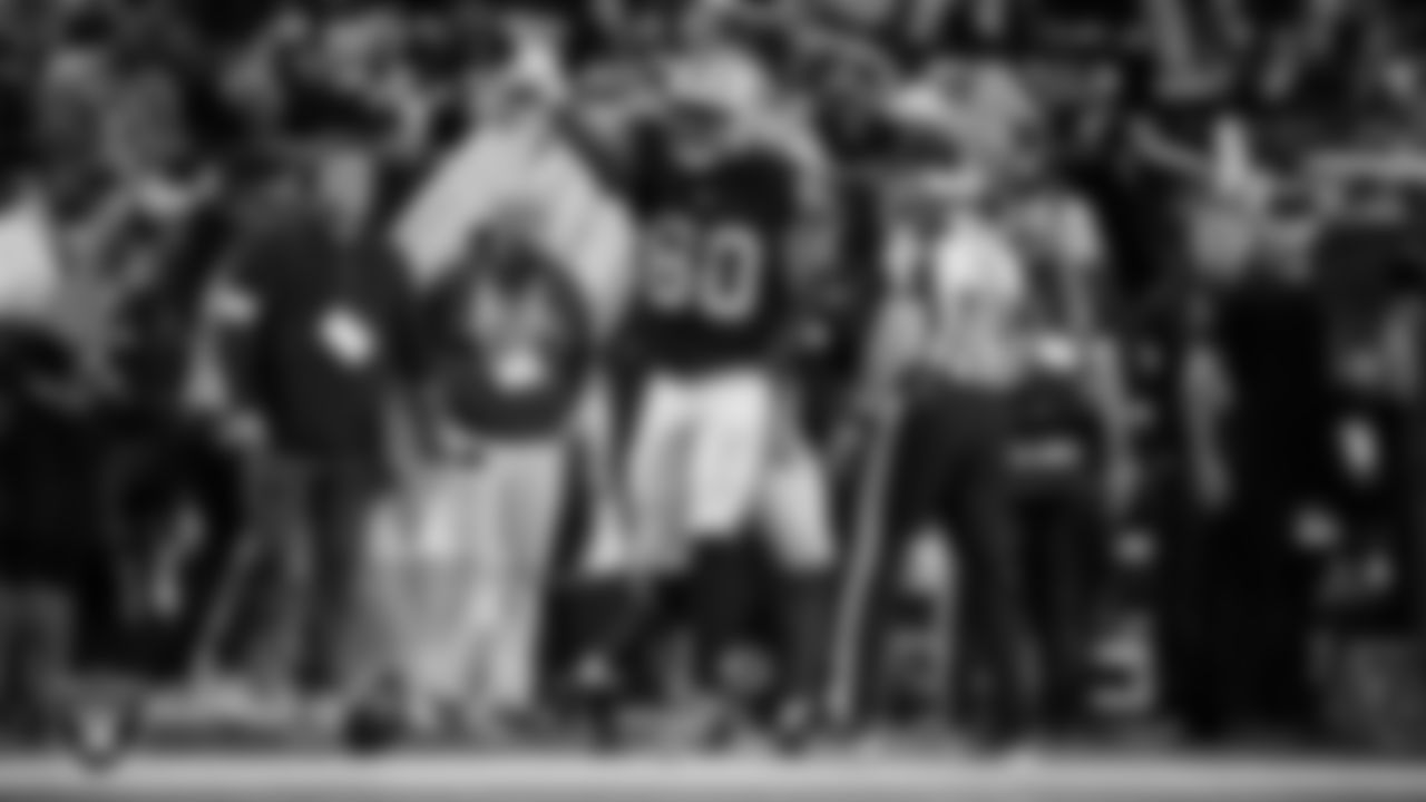 Las Vegas Raiders tight end Ian Thomas (80) celebrates after making a first down during the regular season home game against the Dallas Cowboys at Allegiant Stadium.