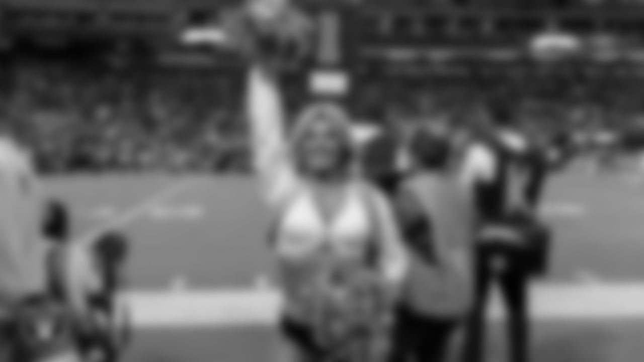 Raiderette Isabella on the sidelines during the regular season home game against the Los Angeles Chargers at Allegiant Stadium.