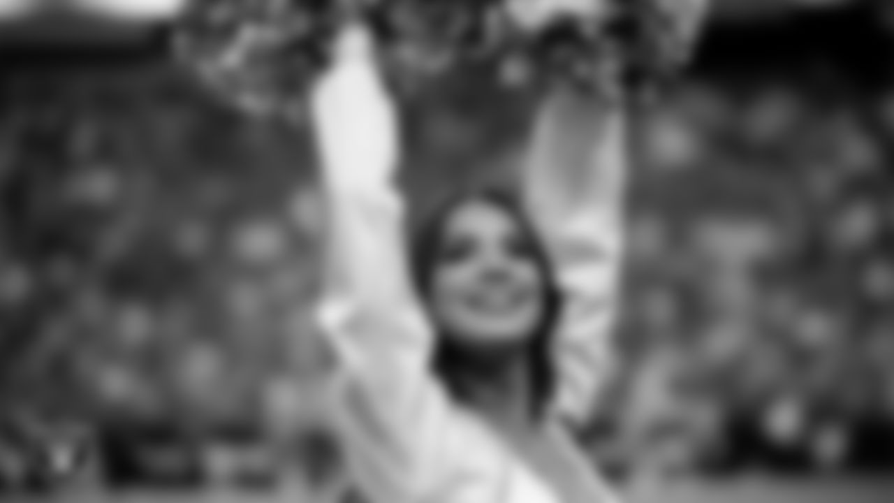 Raiderette Reagan on the sidelines during the regular season home game against the Tennessee Titans at Allegiant Stadium.
