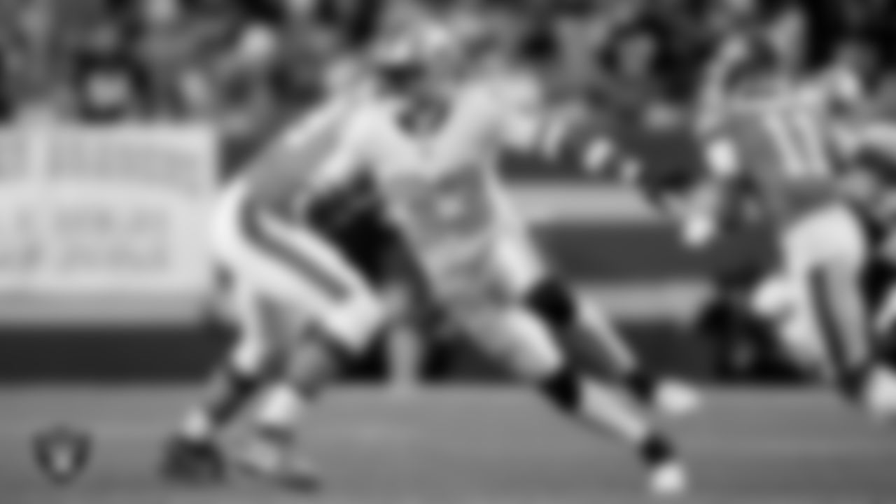 Las Vegas Raiders linebacker Jamal Adams (33) during the regular season away game against the Denver Broncos at Empower Field at Mile High.