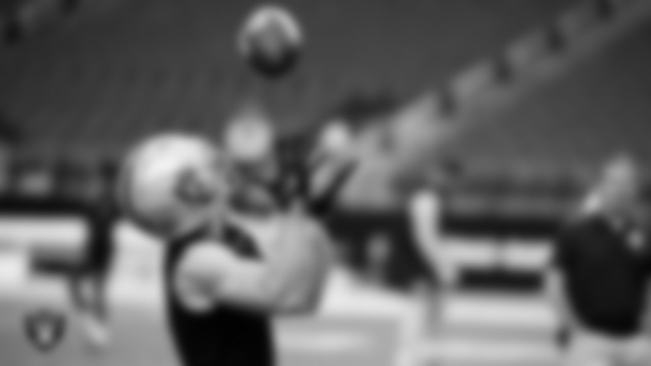 Las Vegas Raiders wide receiver Alex Bachman (81) warming up before the regular season home game against the Cleveland Browns at Allegiant Stadium.