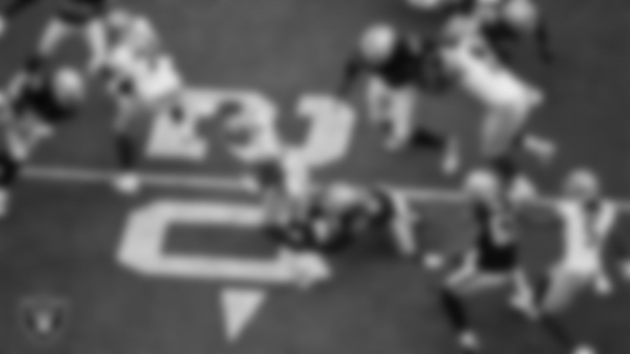 Las Vegas Raiders linebacker Elandon Roberts (52) goes to make a tackle during the preseason home game against the San Francisco 49ers at Allegiant Stadium.