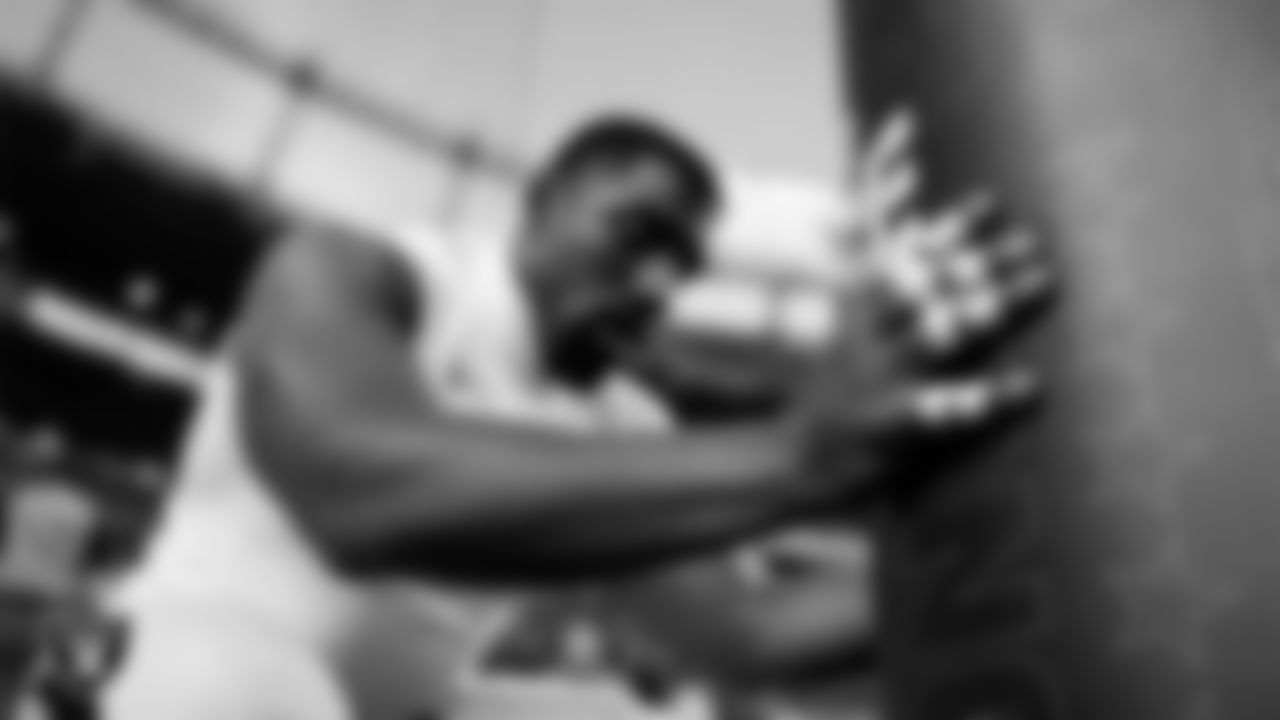 Las Vegas Raiders defensive tackle Thomas Booker IV (99) warming up before the regular season away game against the Denver Broncos at Empower Field at Mile High.